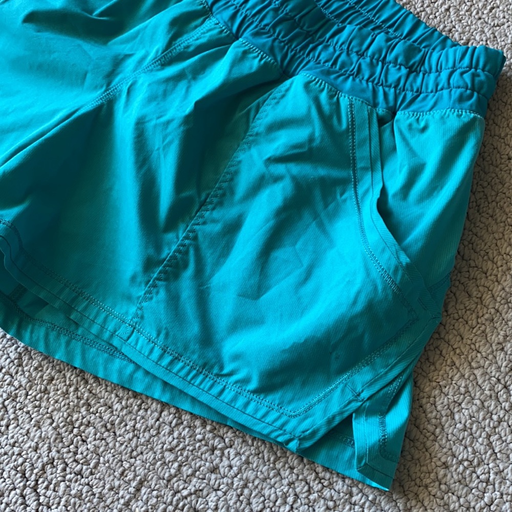 LULULEMON ATHLETIC SHORTS🌺 - Picture 3 of 14